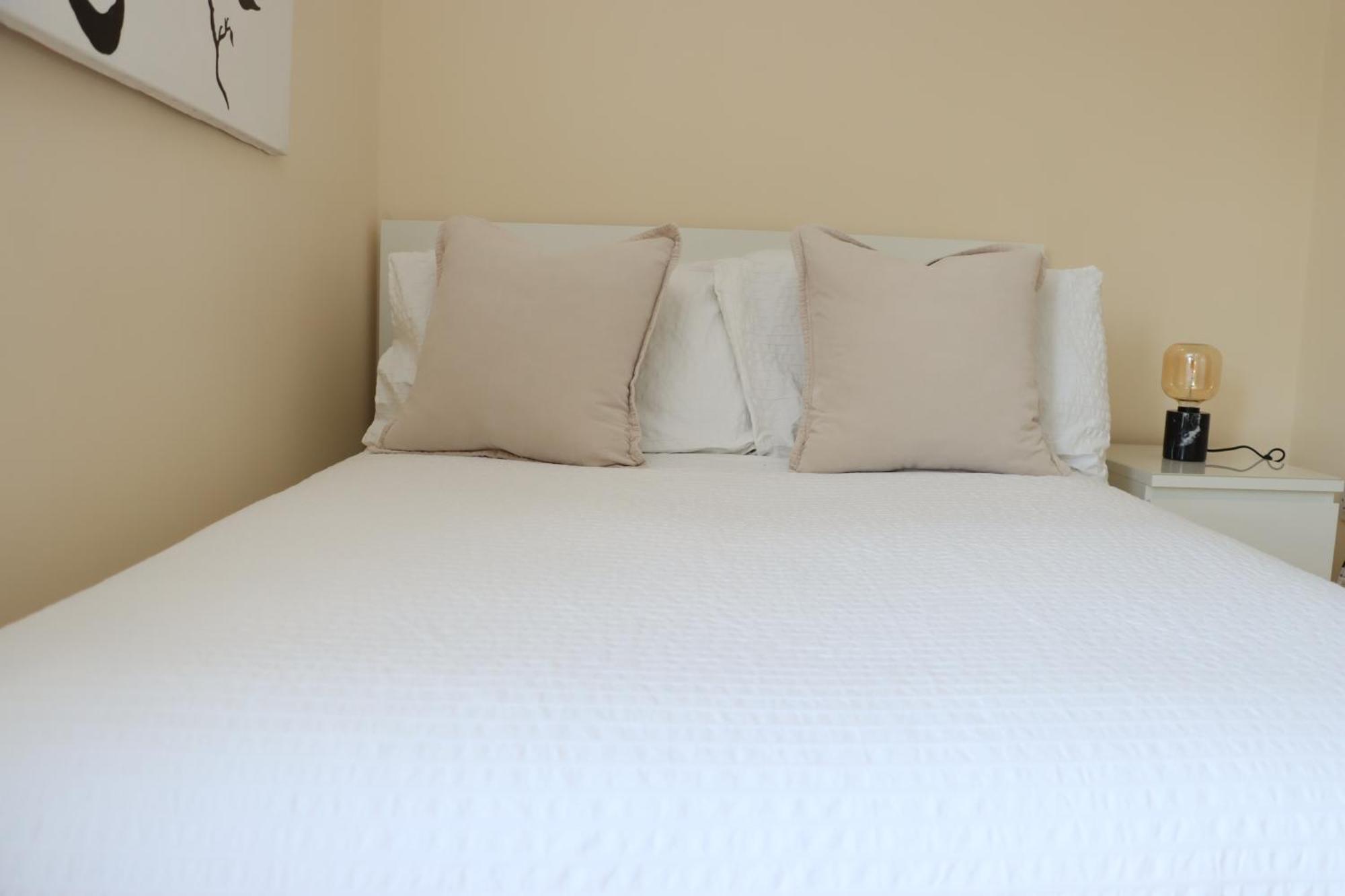Scandinavian City Centre Apartment Worcester Extérieur photo